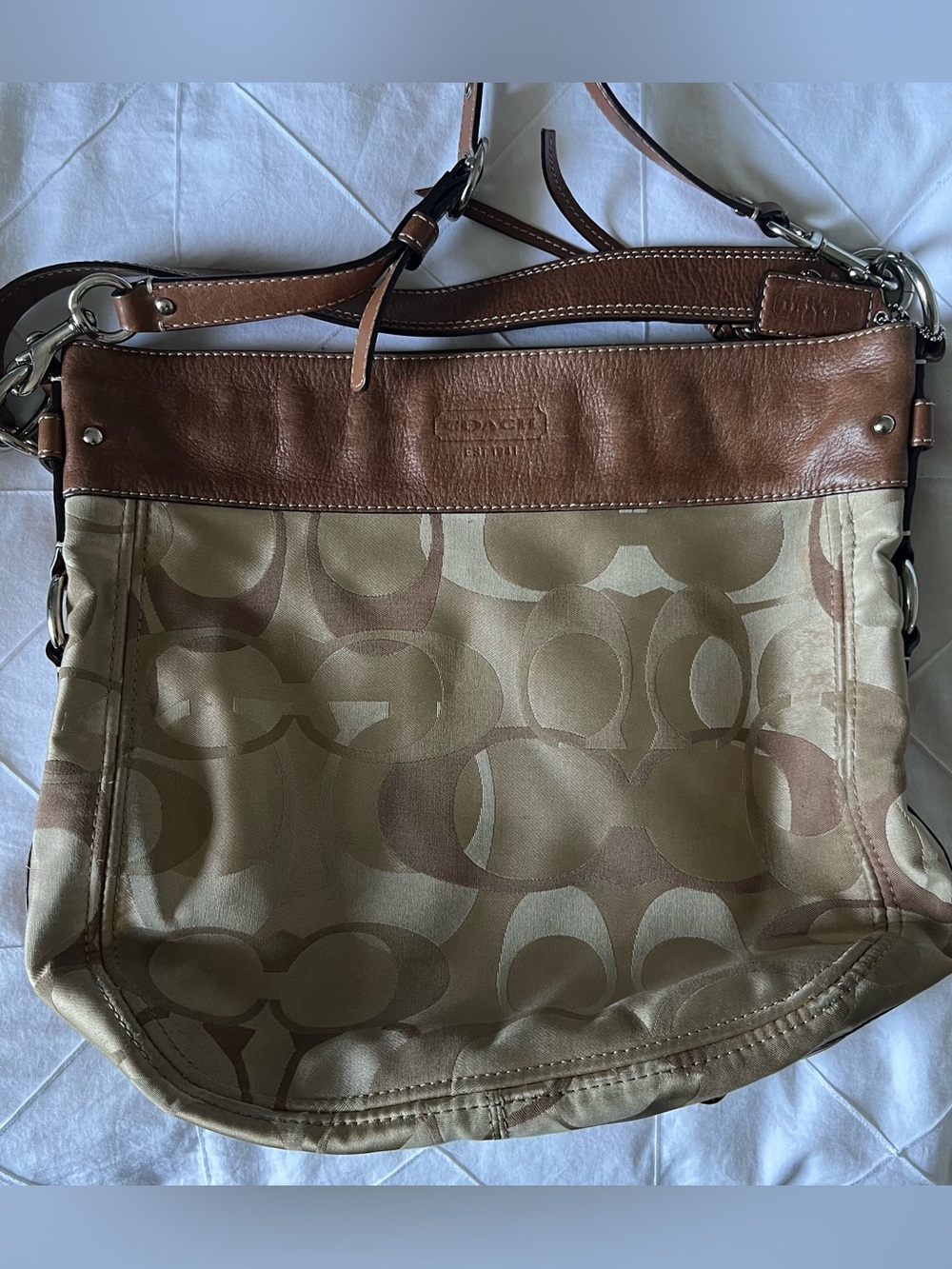 Coach Signature Zoe Women's Bag